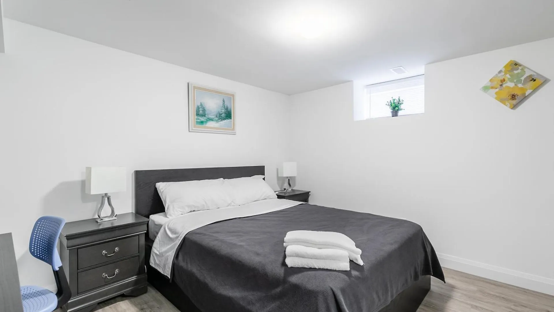 Villa Beautiful Renovated Home 3 Mins Drive To Fall Niagara Falls Canada