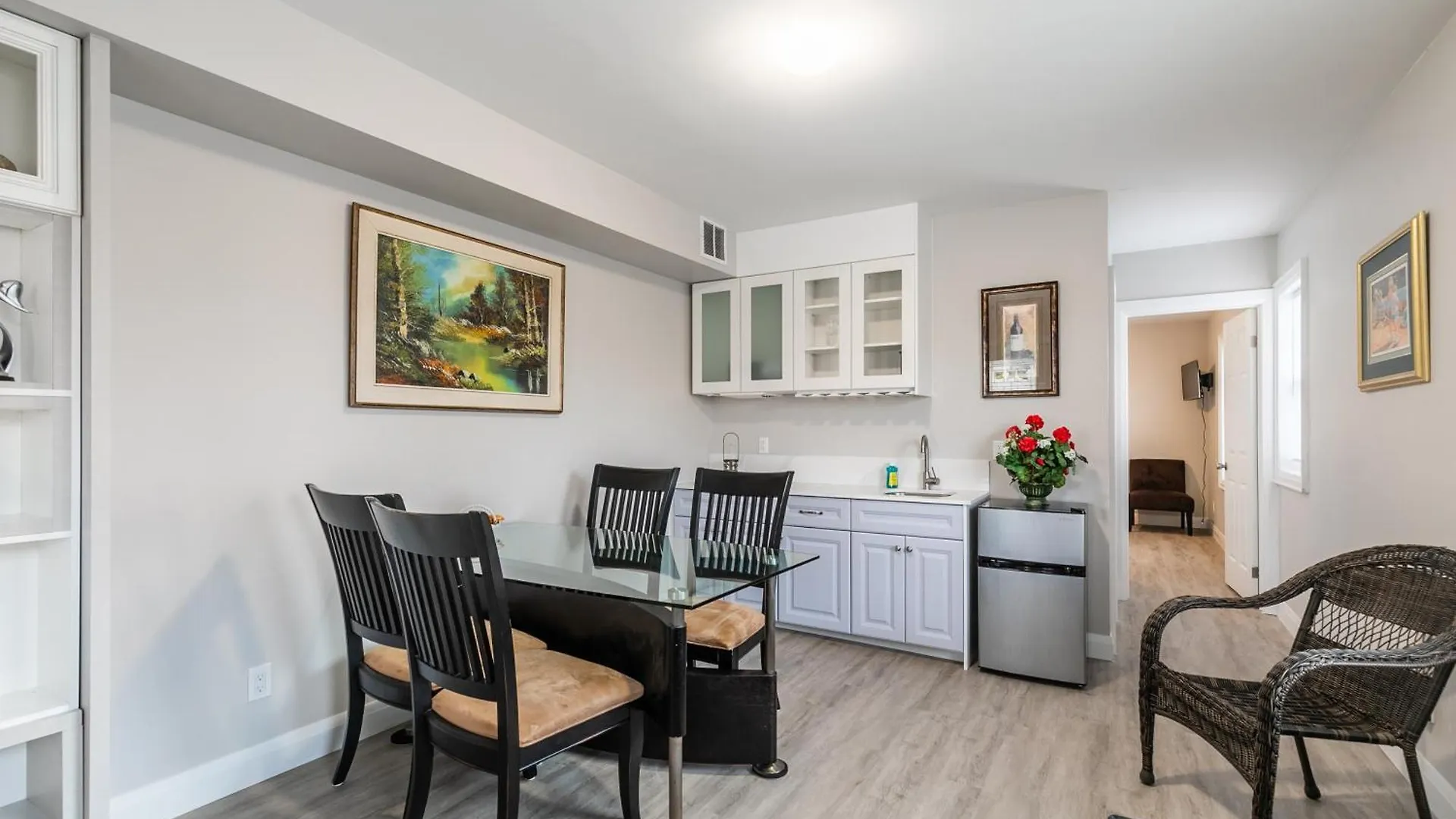 Beautiful Renovated Home 3 Mins Drive To Fall Niagara Falls 0*,