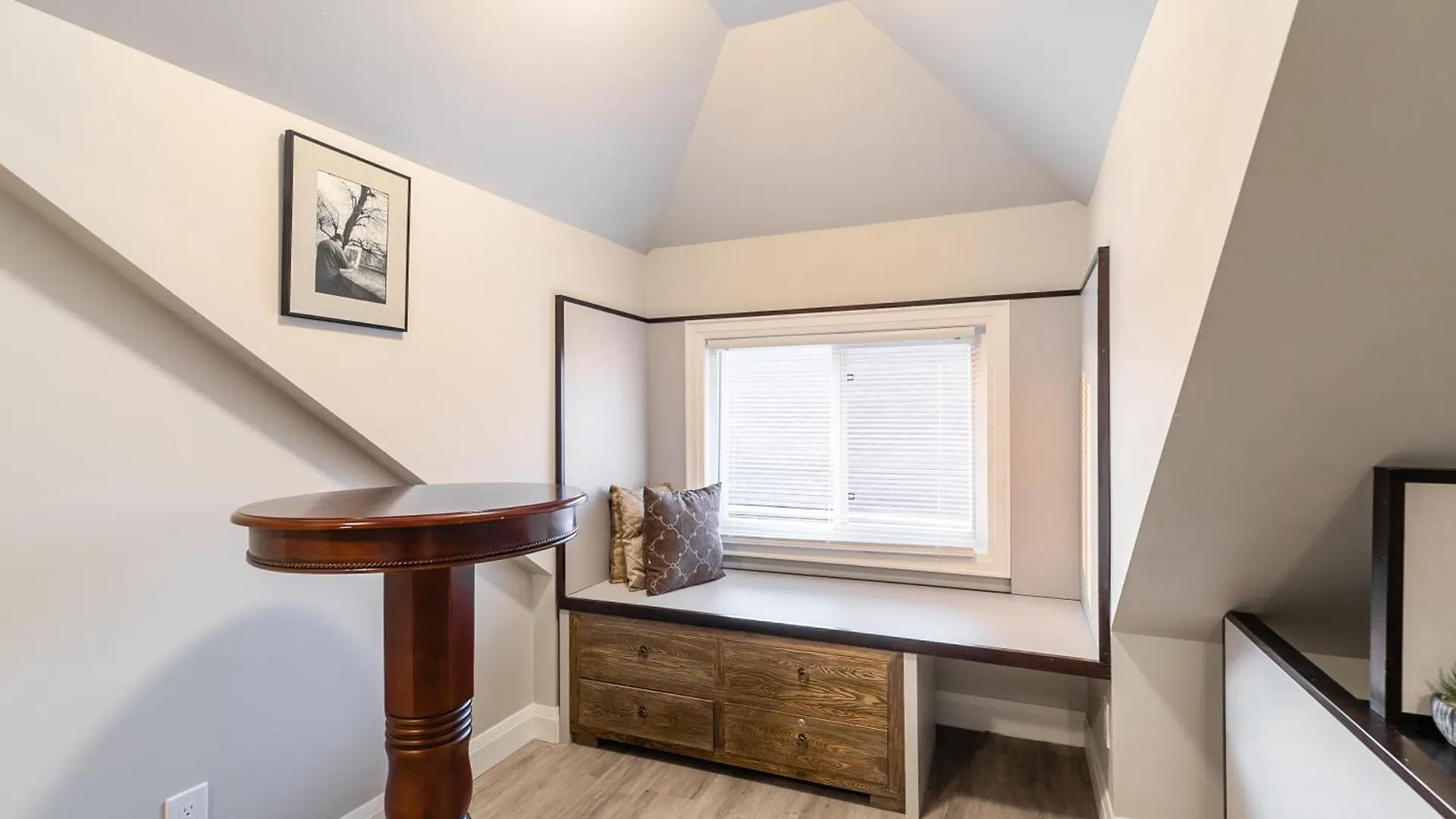 Beautiful Renovated Home 3 Mins Drive To Fall Niagara Falls Villa