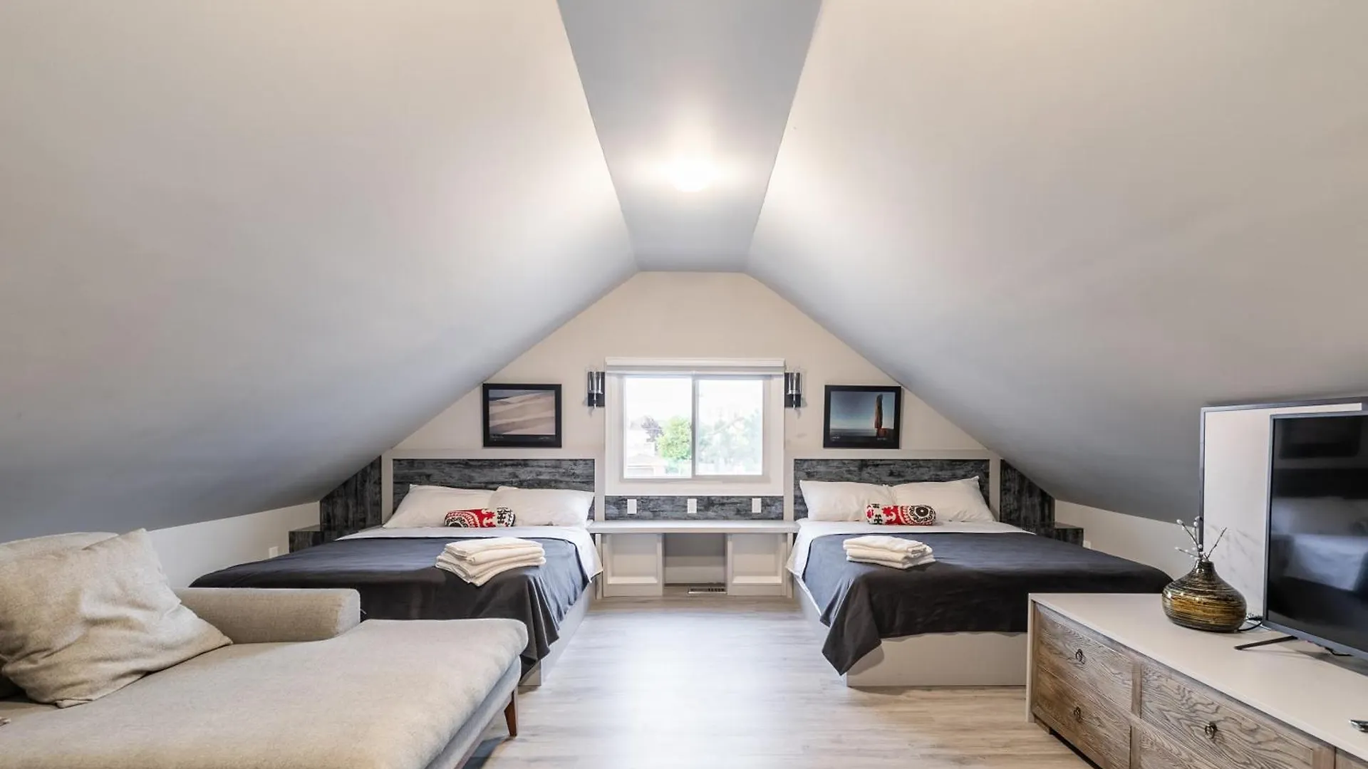 Villa Beautiful Renovated Home 3 Mins Drive To Fall Niagara Falls Canada